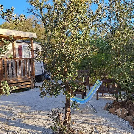 Campsite 4 Personnes Sur Sur Propriete Privee Au Calme A 10 Mn Des Plages De Maxime *